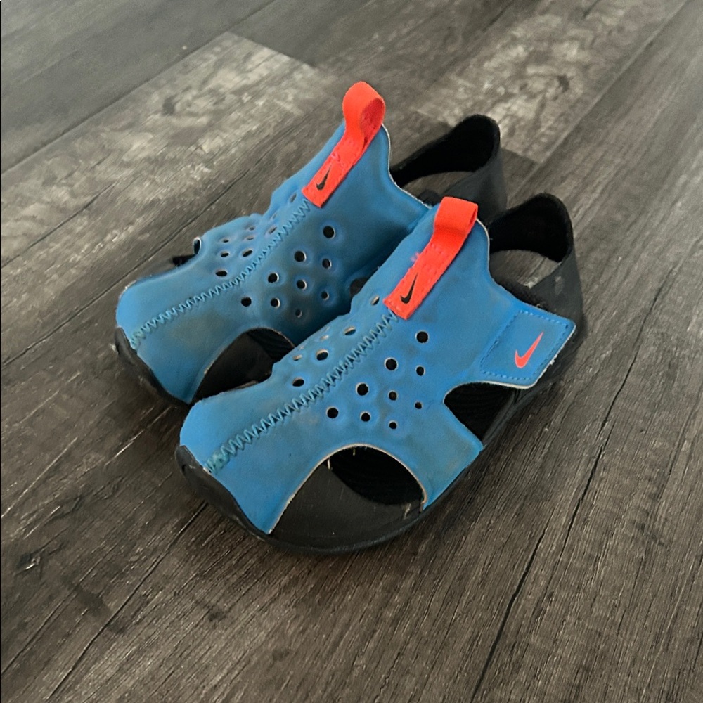 Nike Kids Aqua and Black Water Shoes